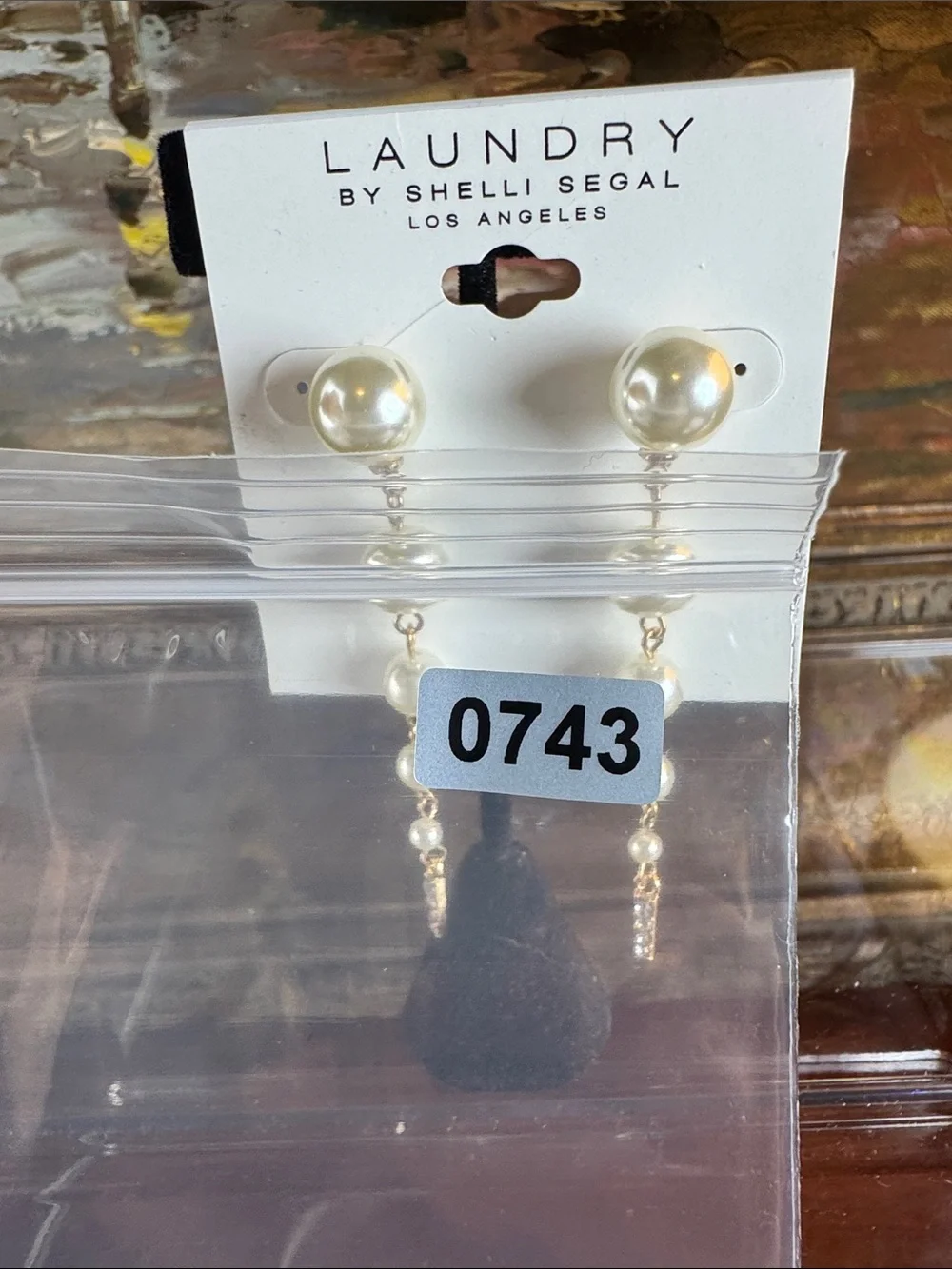 0743-Laundry By Shelli Segal Cream Pearl and Gold Drop Earrings‎